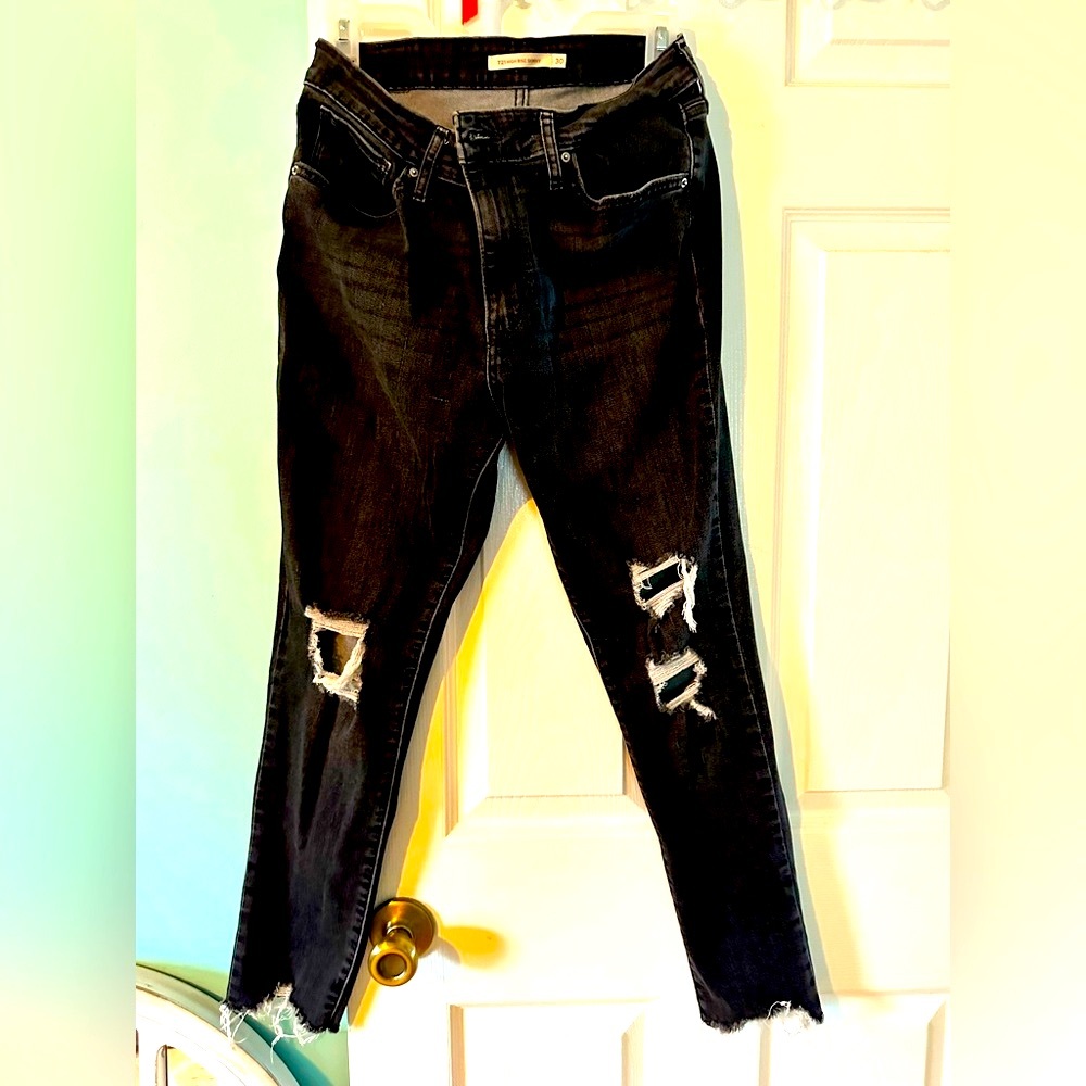 Levi’s jeans 🖤